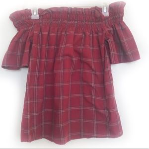 Socialite Tops - Cute off-shoulder Plaid Socialite top! Socialite Tops - Cute off-shoulder Plaid Socialite top!